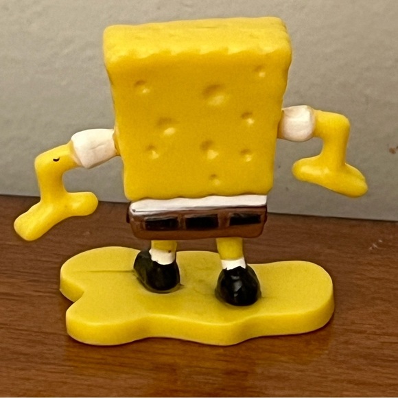 SpongeBob SquarePants Yellow Toy Figure Viacom 2004 Vintage Vibrant‎ Yellow - Picture 3 of 8